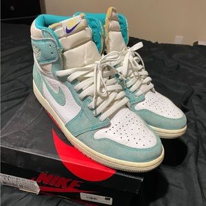 Size 11
Excellent condition 
Serious buyers only
Turbo green 1’s
No trades
